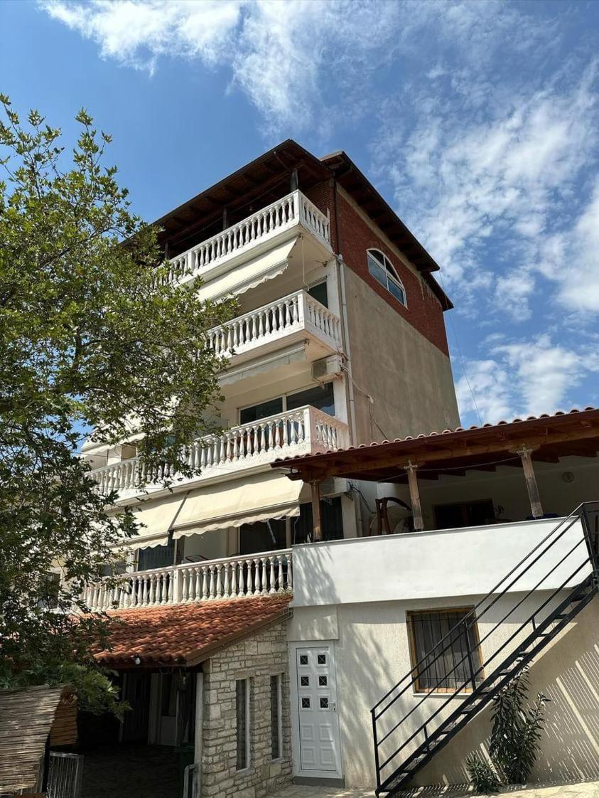 Polyxeni Apartments & Rooms Qeparo Exterior photo